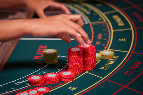 How to Play Baccarat at a Baccarat Site