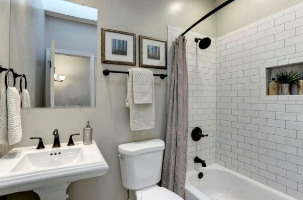 Transforming Small Spaces: A Guide to Small Bathroom Renovations