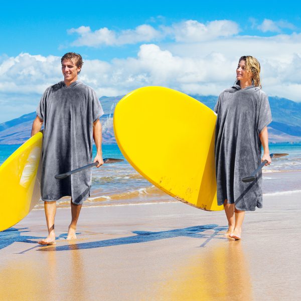 Le Poncho Surf Homme : Un Indispensable pour les Passionnés de Glisse