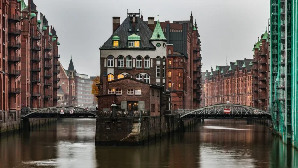 Dachdecker in Hamburg: Qualität und Zuverlässigkeit für Ihr Dach